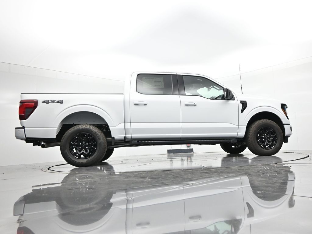 Ford F-150 Vehicle Full-screen Gallery Image 22