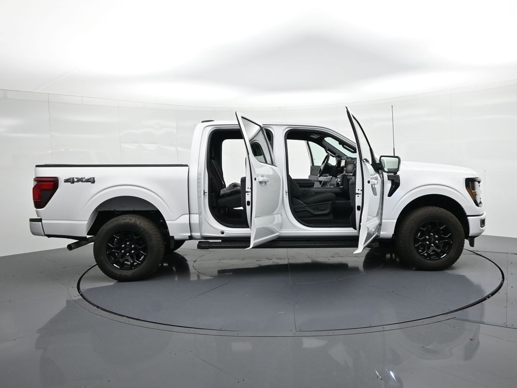 Ford F-150 Vehicle Full-screen Gallery Image 23