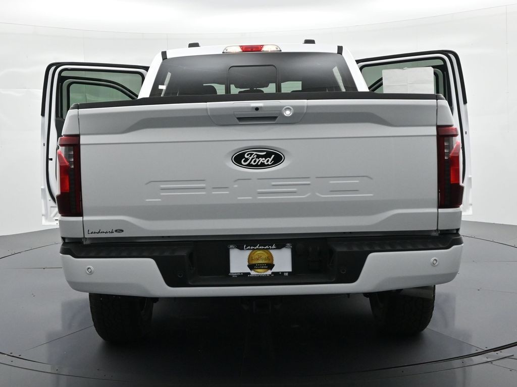 Ford F-150 Vehicle Full-screen Gallery Image 26