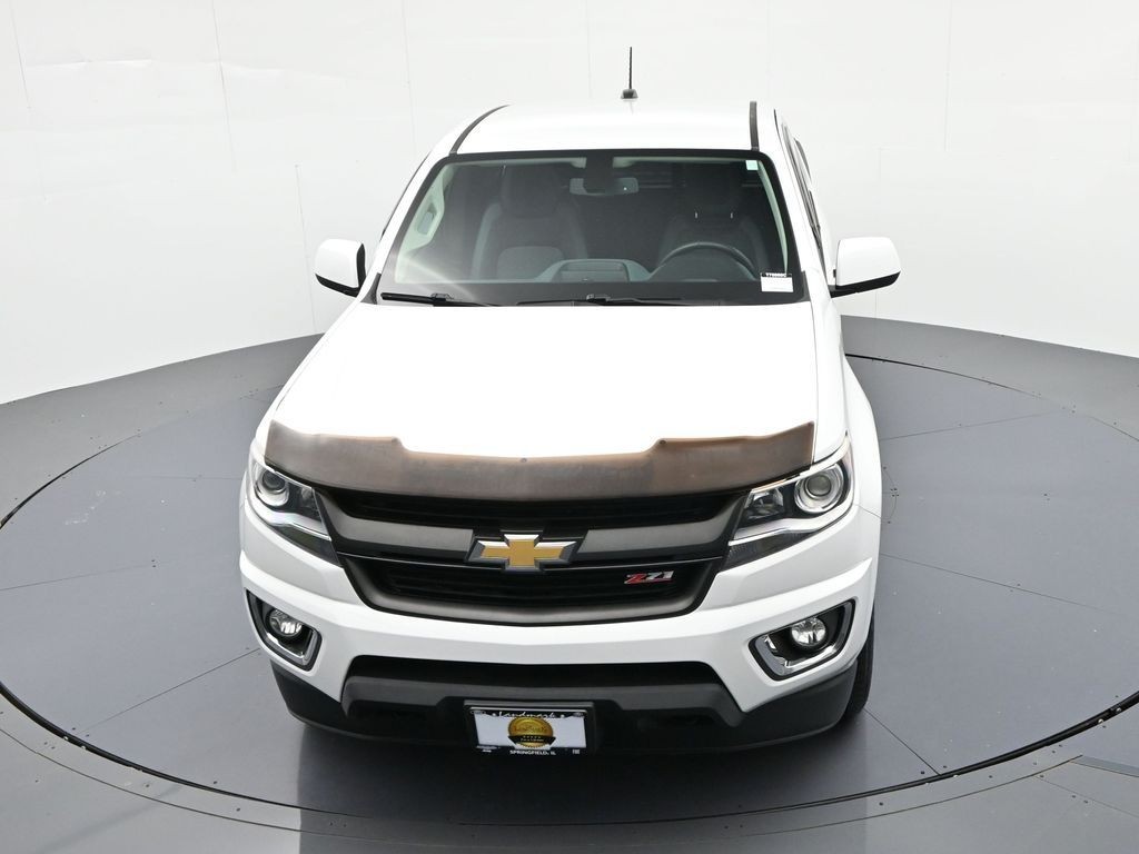 Chevrolet Colorado Vehicle Full-screen Gallery Image 16
