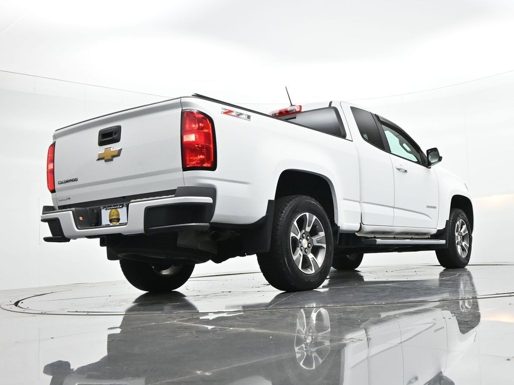 Chevrolet Colorado Vehicle Full-screen Gallery Image 21