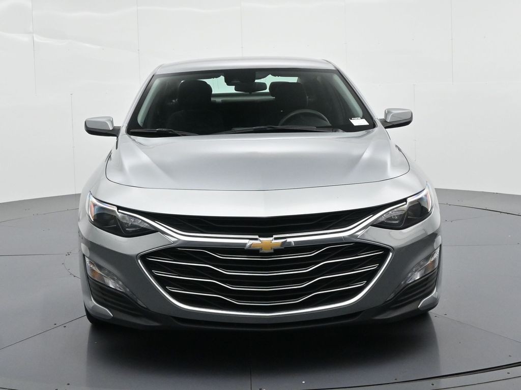 Chevrolet Malibu Vehicle Full-screen Gallery Image 03