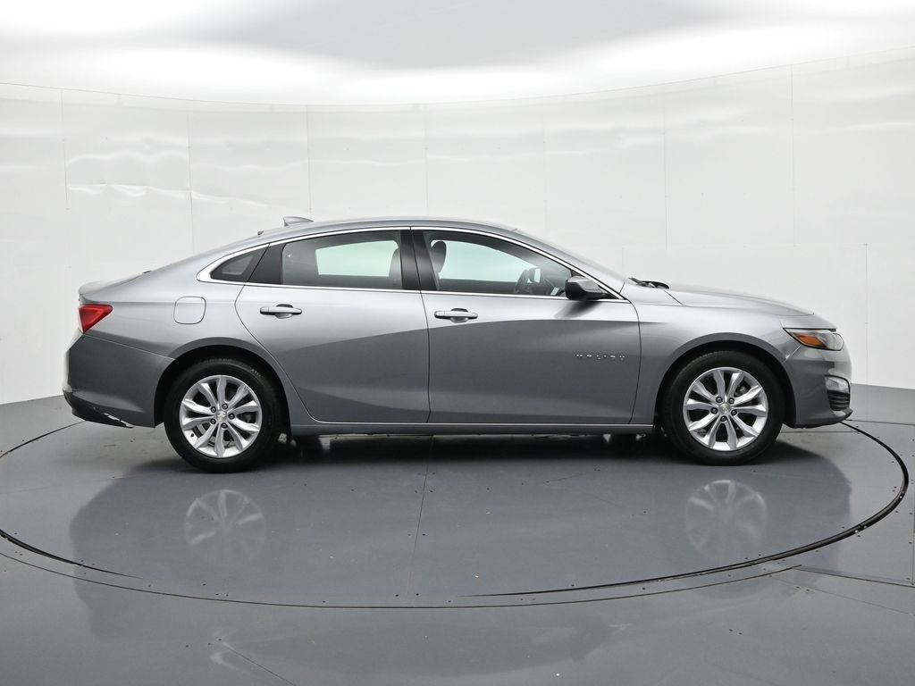 Chevrolet Malibu Vehicle Full-screen Gallery Image 05