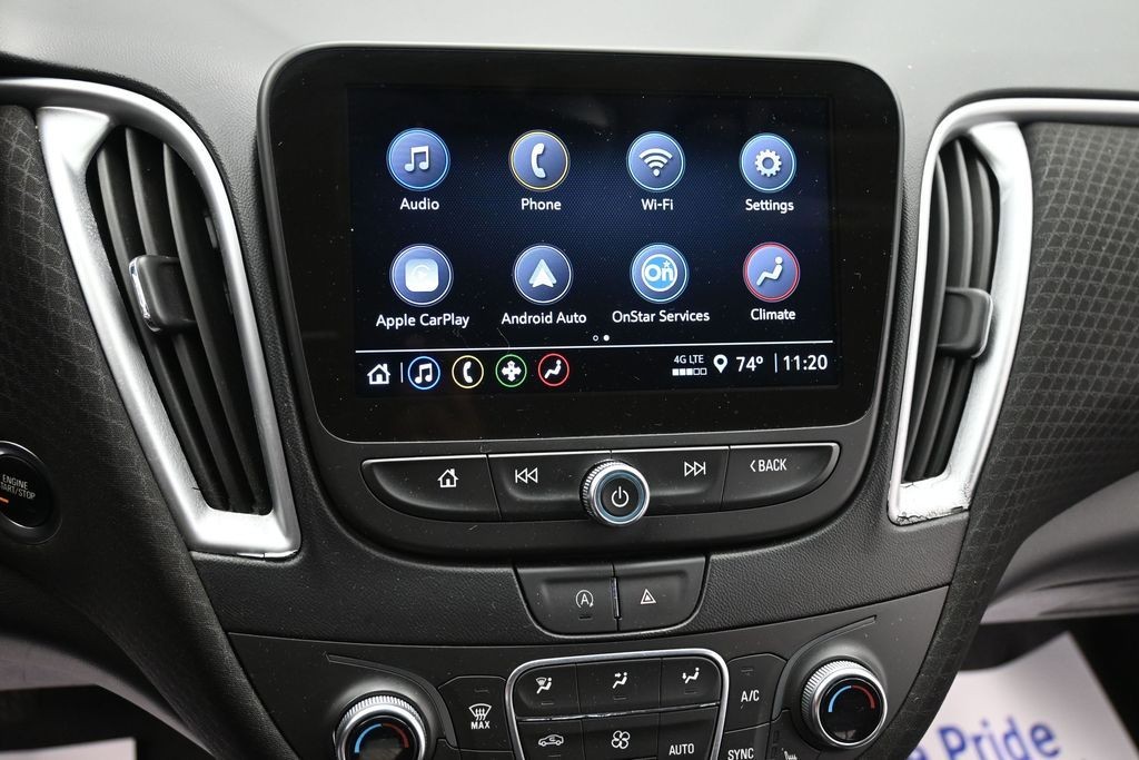Chevrolet Malibu Vehicle Full-screen Gallery Image 10