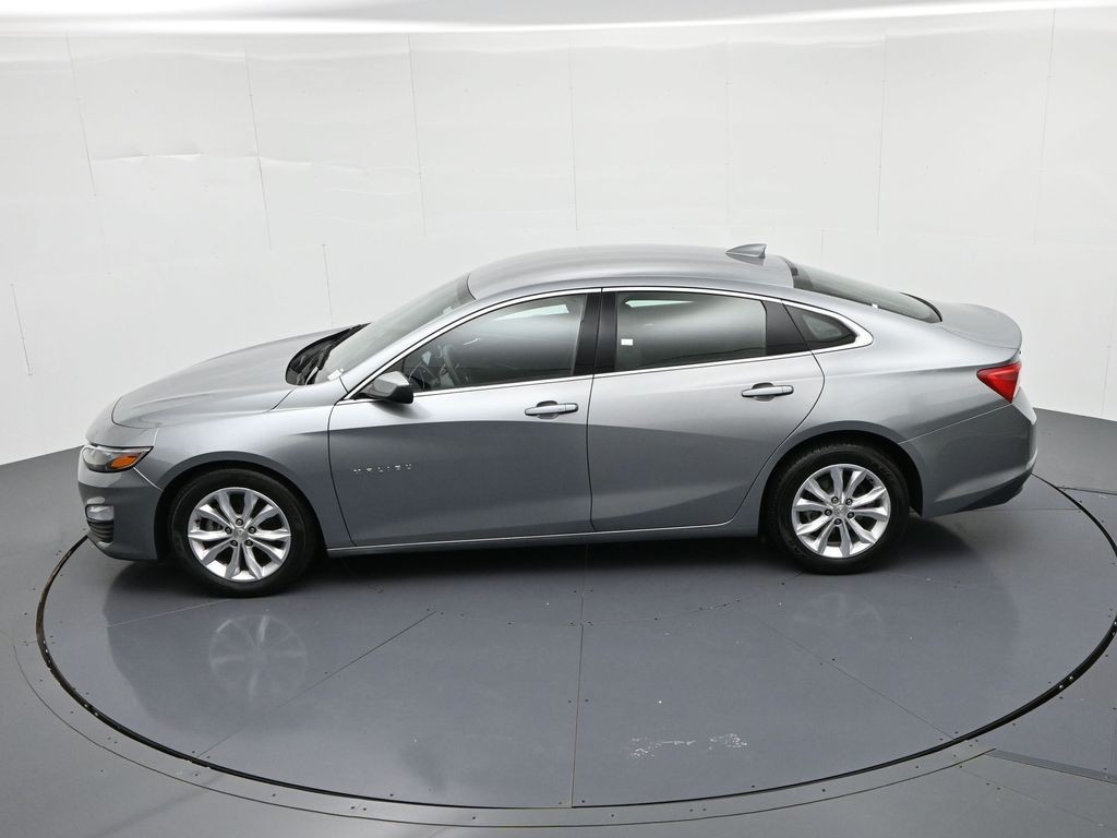 Chevrolet Malibu Vehicle Full-screen Gallery Image 17
