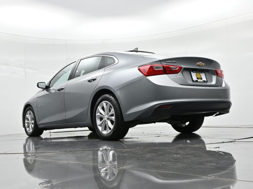Chevrolet Malibu Vehicle Full-screen Gallery Image 18