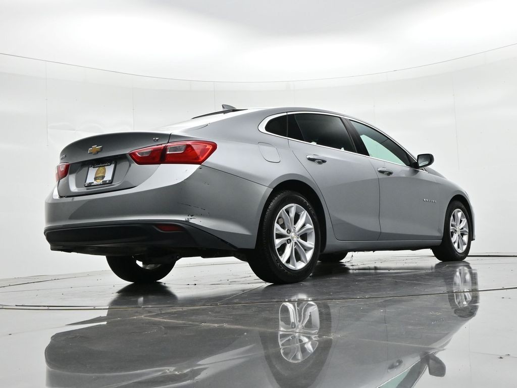 Chevrolet Malibu Vehicle Full-screen Gallery Image 20