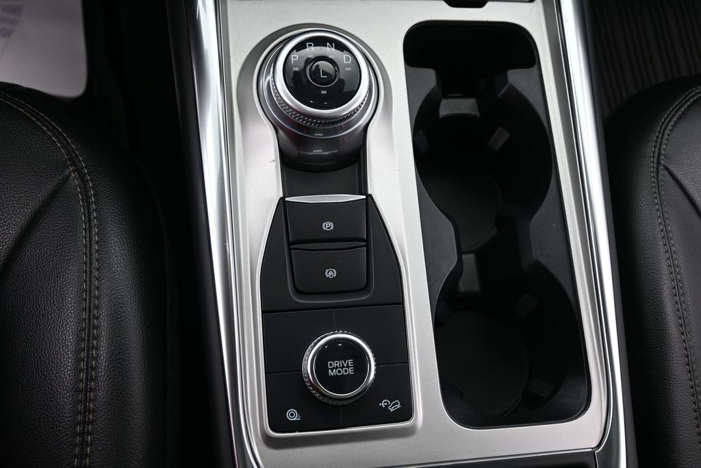 Ford Explorer Vehicle Full-screen Gallery Image 13