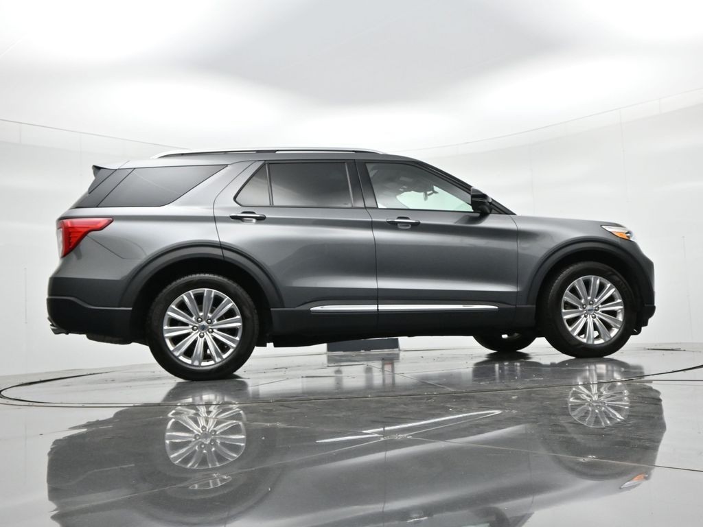 Ford Explorer Vehicle Full-screen Gallery Image 23