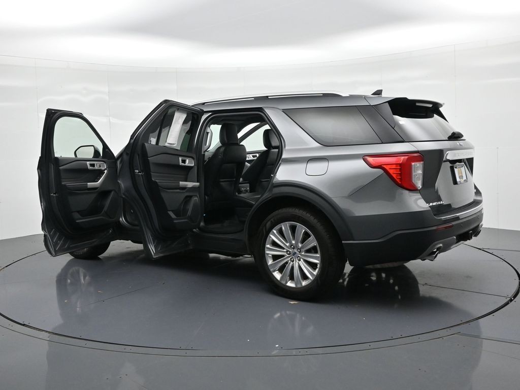 Ford Explorer Vehicle Full-screen Gallery Image 25