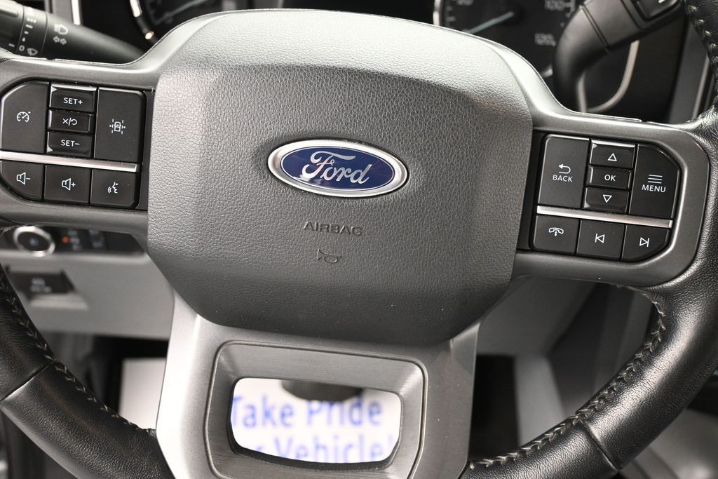 Ford F-150 Vehicle Full-screen Gallery Image 13