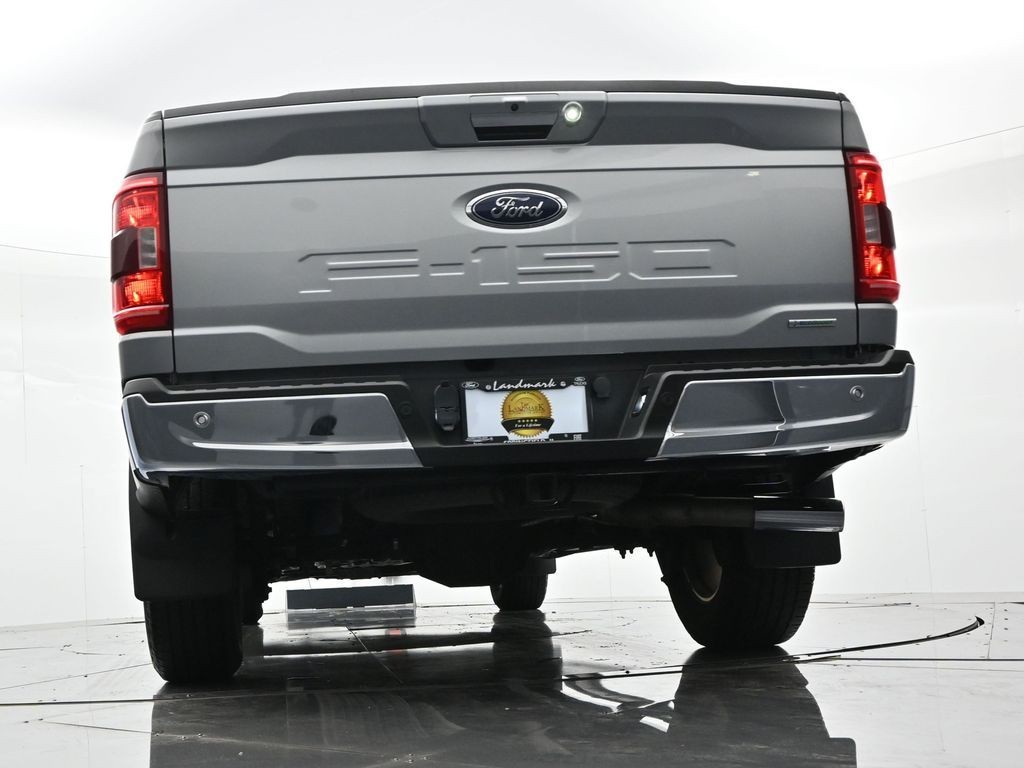 Ford F-150 Vehicle Full-screen Gallery Image 20