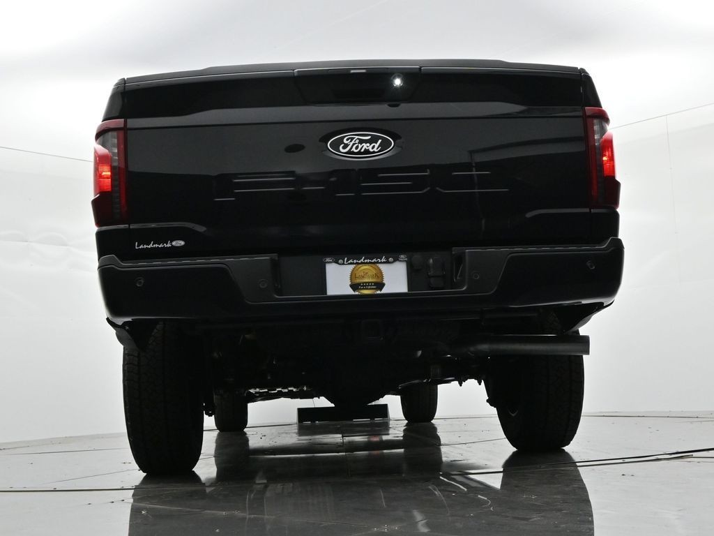 Ford F-150 Vehicle Full-screen Gallery Image 22