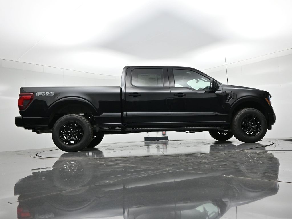 Ford F-150 Vehicle Full-screen Gallery Image 24