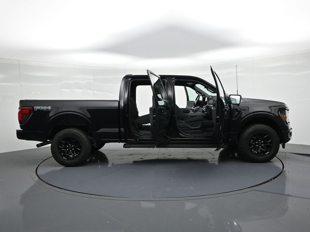 Ford F-150 Vehicle Full-screen Gallery Image 25