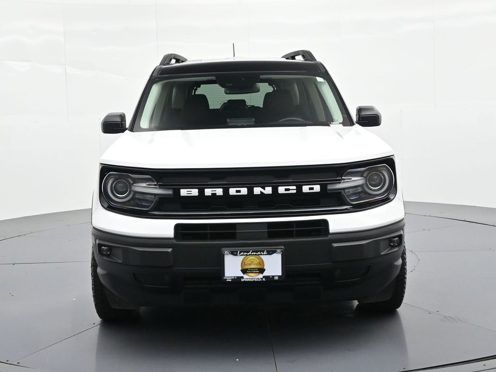 Ford Bronco Sport Vehicle Full-screen Gallery Image 03