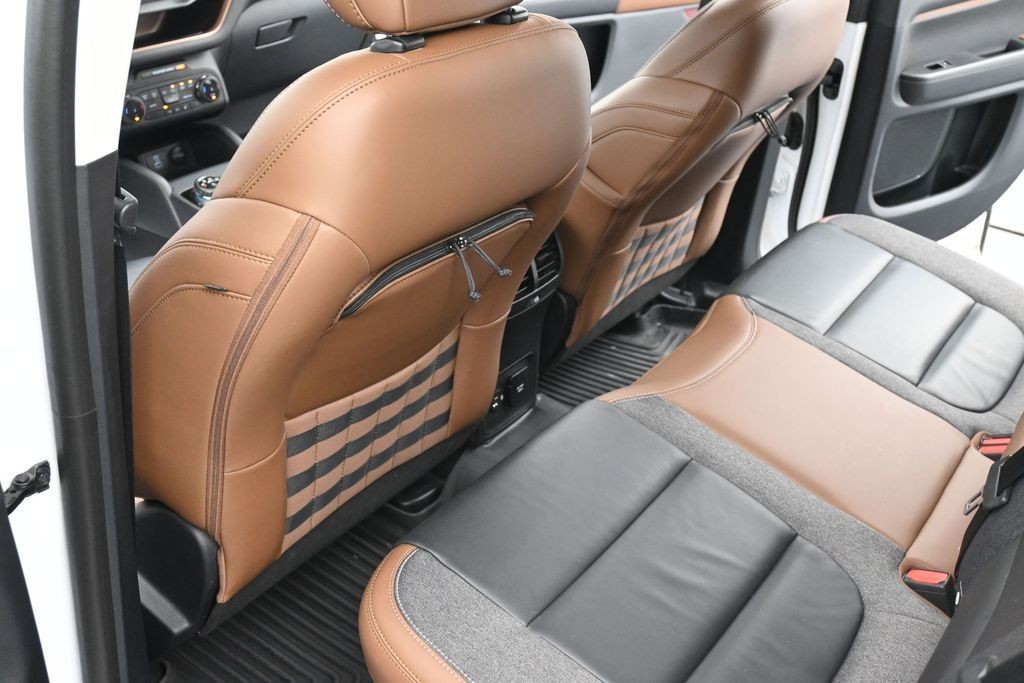 Ford Bronco Sport Vehicle Full-screen Gallery Image 11