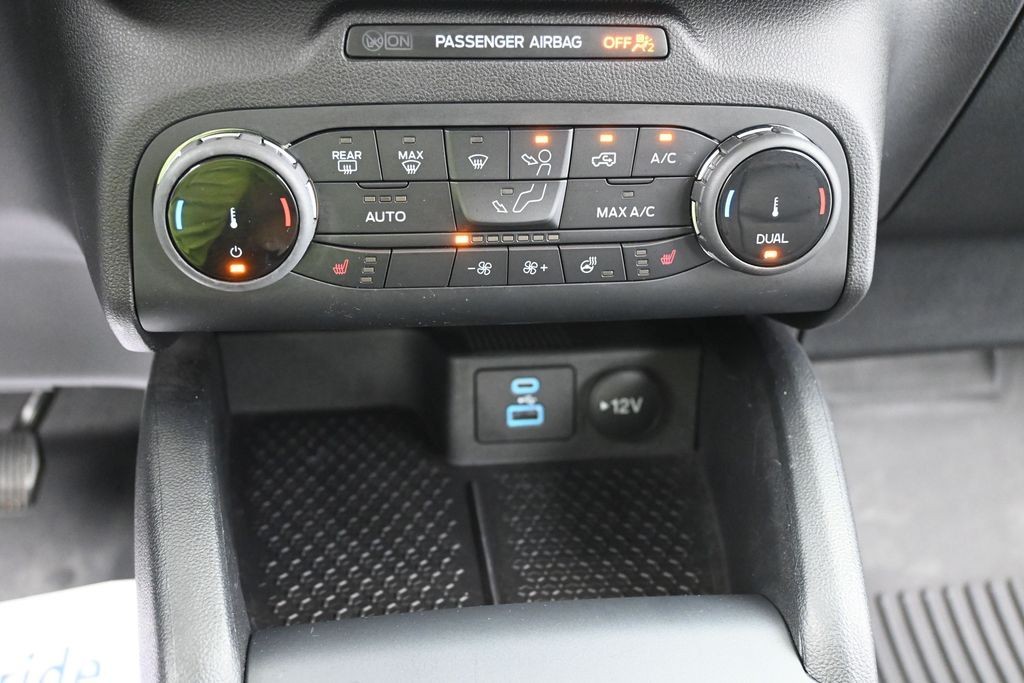 Ford Bronco Sport Vehicle Full-screen Gallery Image 14