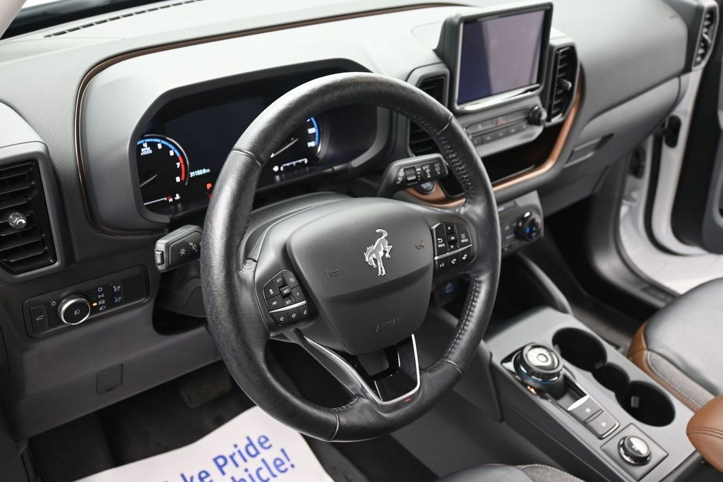 Ford Bronco Sport Vehicle Full-screen Gallery Image 16