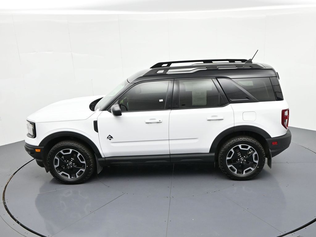 Ford Bronco Sport Vehicle Full-screen Gallery Image 21