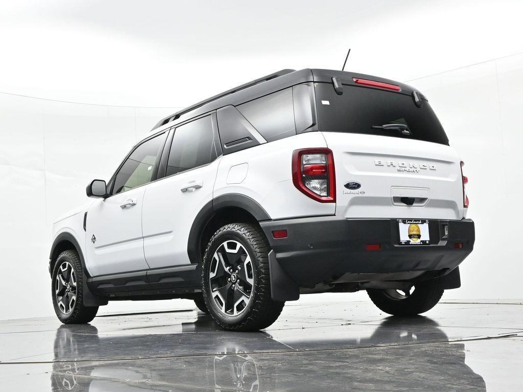 Ford Bronco Sport Vehicle Full-screen Gallery Image 22