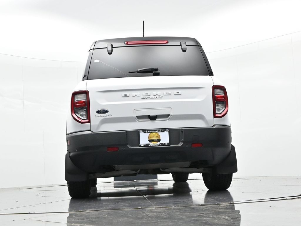 Ford Bronco Sport Vehicle Full-screen Gallery Image 23