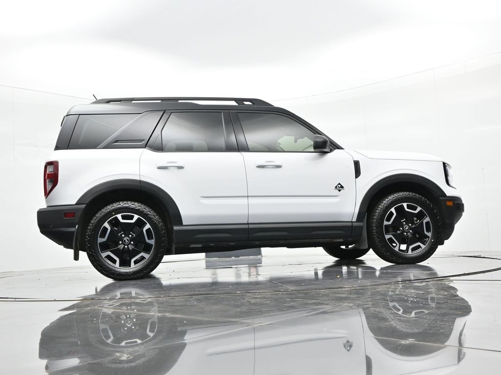 Ford Bronco Sport Vehicle Full-screen Gallery Image 25