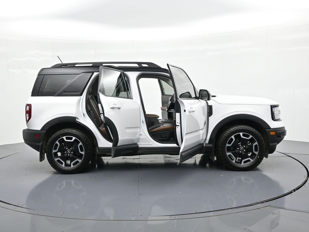 Ford Bronco Sport Vehicle Full-screen Gallery Image 26