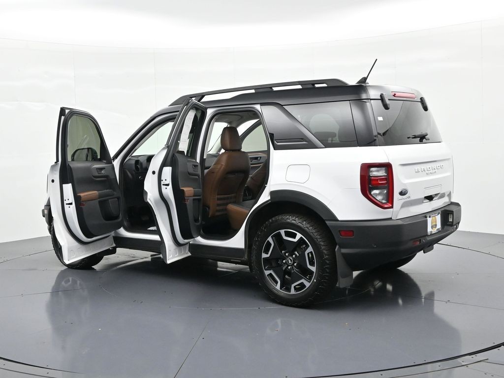 Ford Bronco Sport Vehicle Full-screen Gallery Image 27
