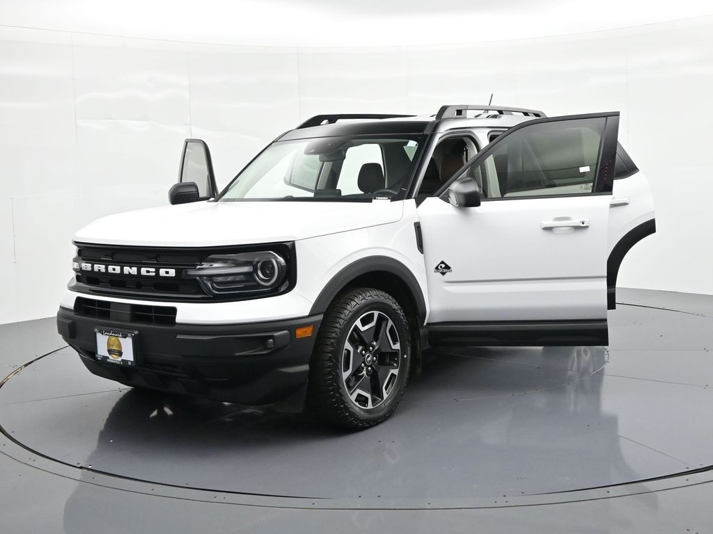 Ford Bronco Sport Vehicle Full-screen Gallery Image 28