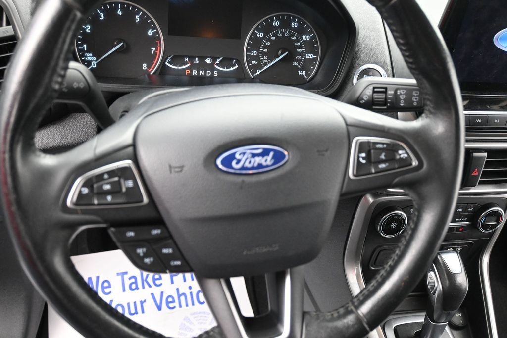 Ford EcoSport Vehicle Full-screen Gallery Image 12