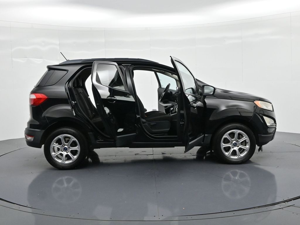 Ford EcoSport Vehicle Full-screen Gallery Image 23