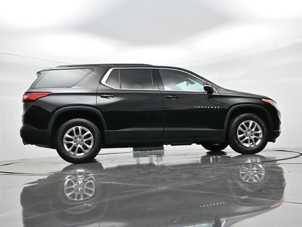 Chevrolet Traverse Vehicle Full-screen Gallery Image 21