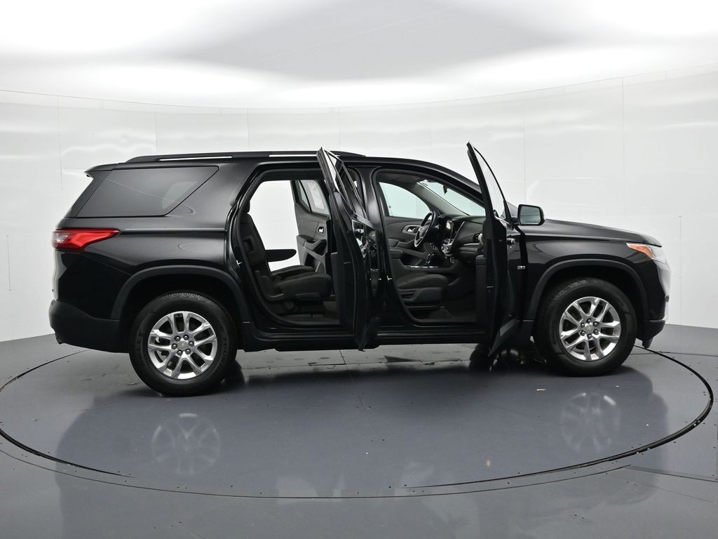 Chevrolet Traverse Vehicle Full-screen Gallery Image 22