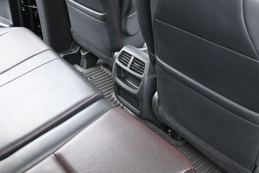 Honda Ridgeline Vehicle Full-screen Gallery Image 10