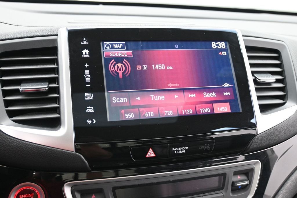 Honda Ridgeline Vehicle Full-screen Gallery Image 11