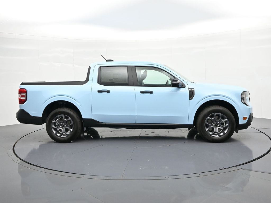 Ford Maverick Vehicle Full-screen Gallery Image 5