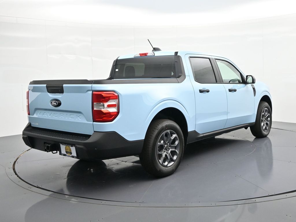 Ford Maverick Vehicle Full-screen Gallery Image 6