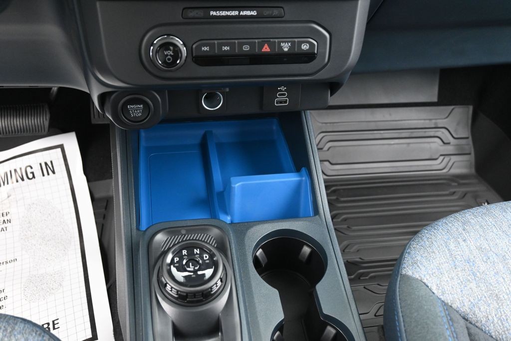 Ford Maverick Vehicle Full-screen Gallery Image 11