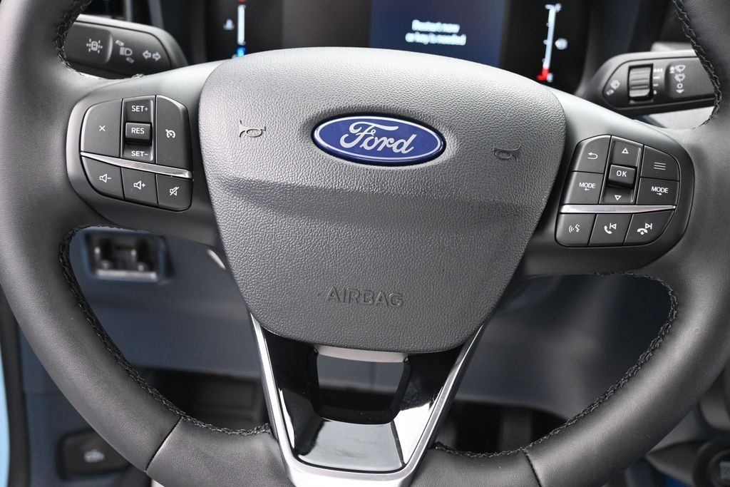 Ford Maverick Vehicle Full-screen Gallery Image 12