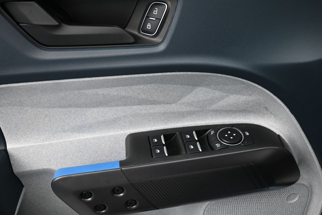 Ford Maverick Vehicle Full-screen Gallery Image 14