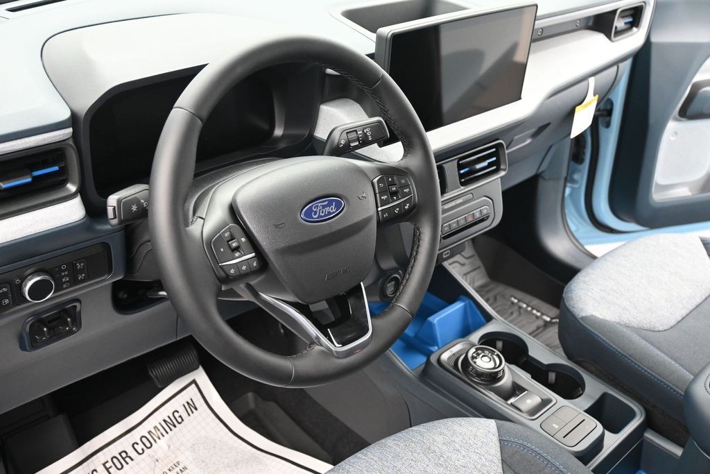 Ford Maverick Vehicle Full-screen Gallery Image 15