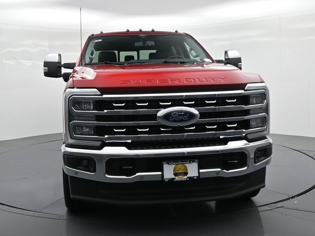 Ford F-250SD Vehicle Full-screen Gallery Image 3