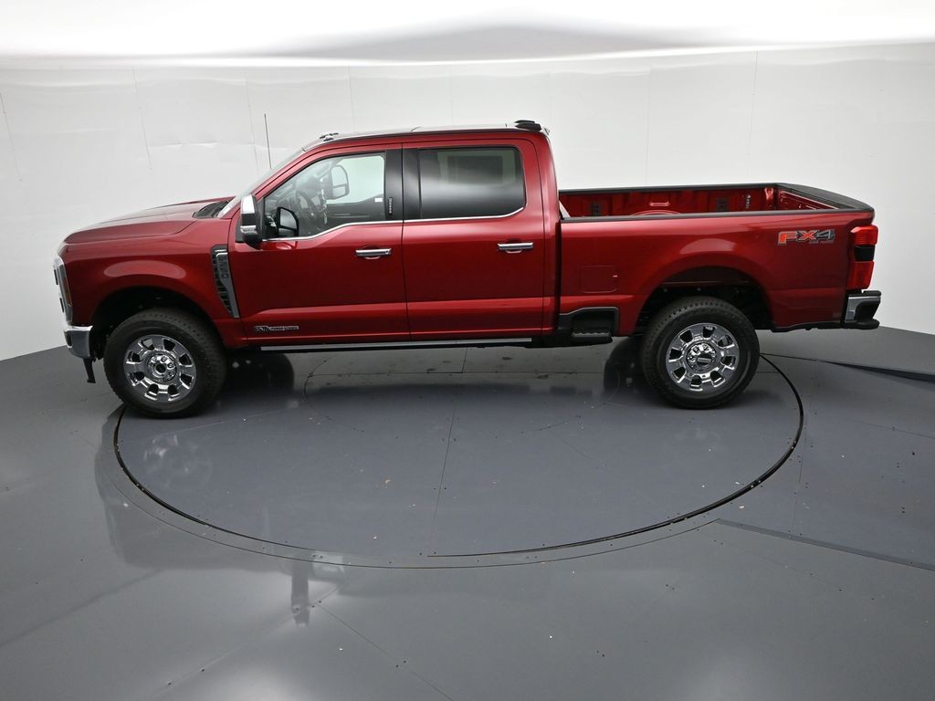 Ford F-250SD Vehicle Full-screen Gallery Image 21