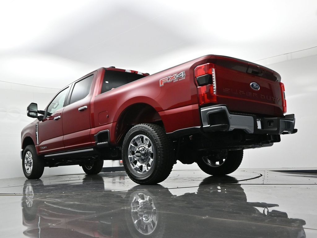 Ford F-250SD Vehicle Full-screen Gallery Image 22