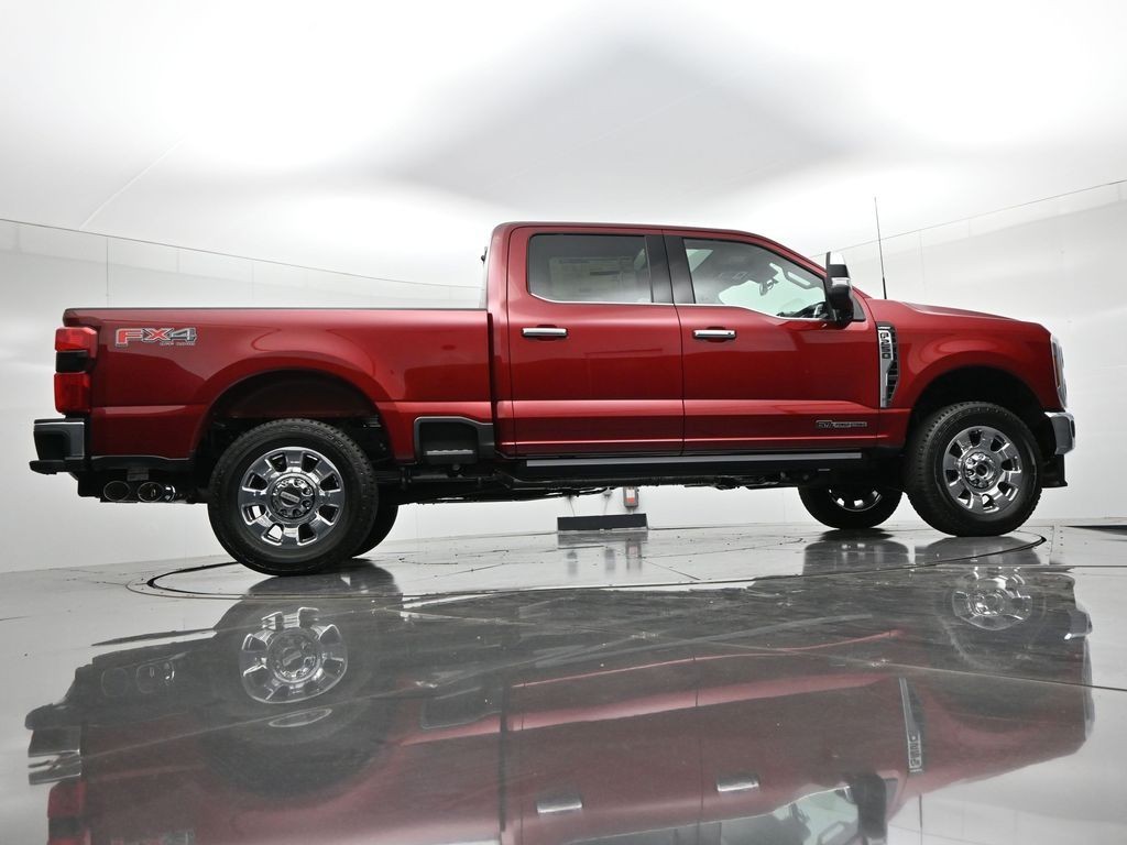 Ford F-250SD Vehicle Full-screen Gallery Image 25