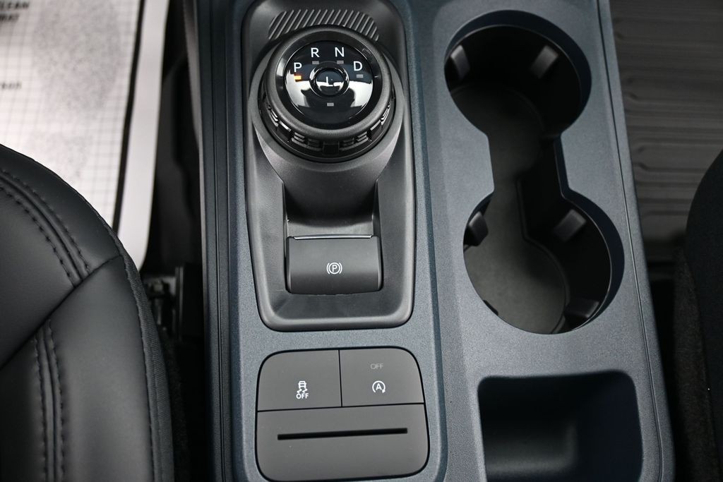 Ford Maverick Vehicle Full-screen Gallery Image 12