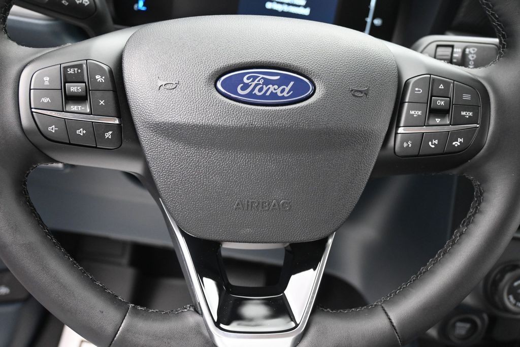 Ford Maverick Vehicle Full-screen Gallery Image 13