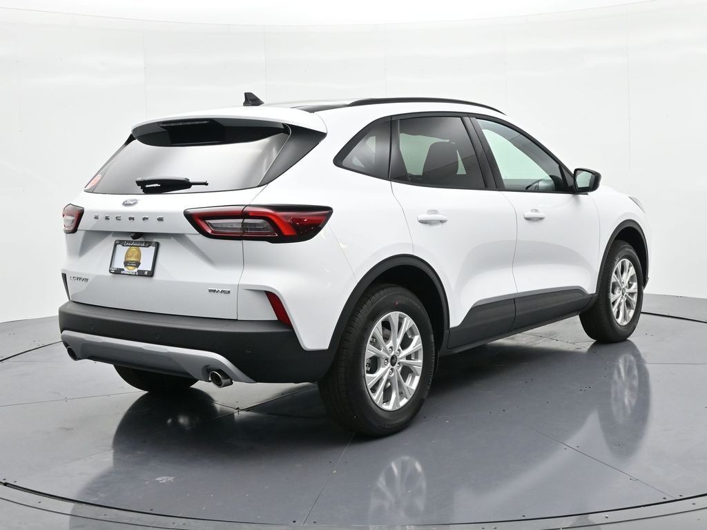 Ford Escape Vehicle Full-screen Gallery Image 6
