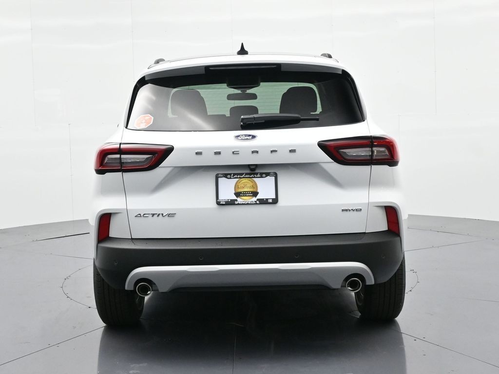 Ford Escape Vehicle Full-screen Gallery Image 7